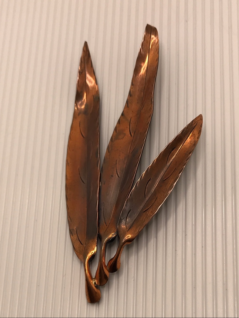 Vintage Stuart NYE Copper Feather Brooch - Picture 2 of 5
